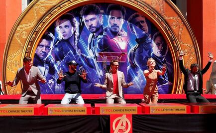 Plasman Avengers sus manos en el Teatro Chino
