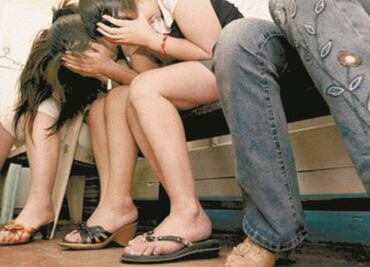 Gobierno capitalino detecta "mujeres halcones" que vigilan a víctimas de trata