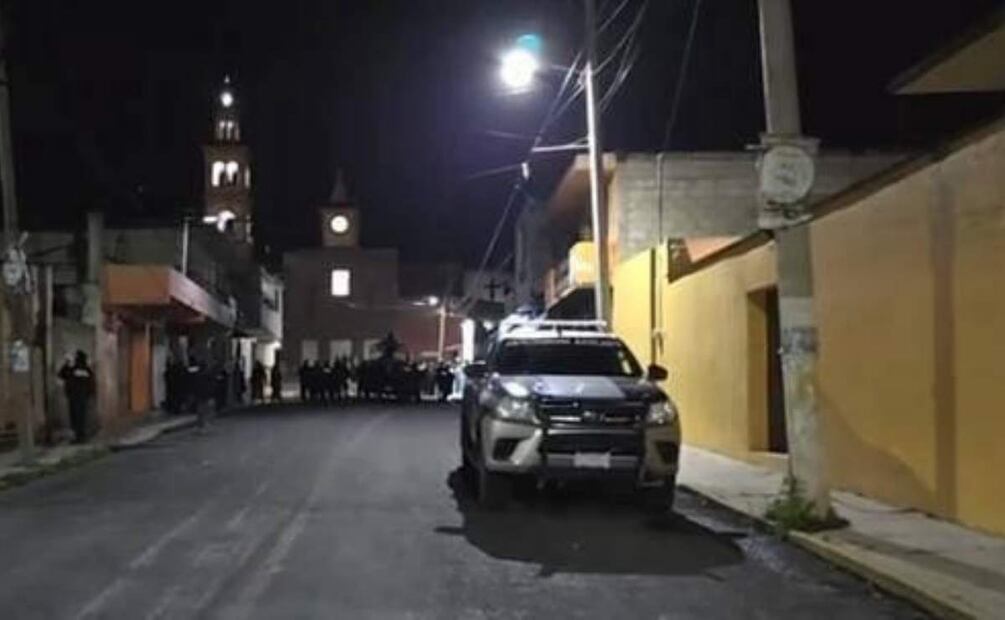 Hombre acusado de intento de robo fue capturado por vecinos y retenido bajo amenazas de linchamiento en Tlaxcala (18/06/2025). Foto: Especial