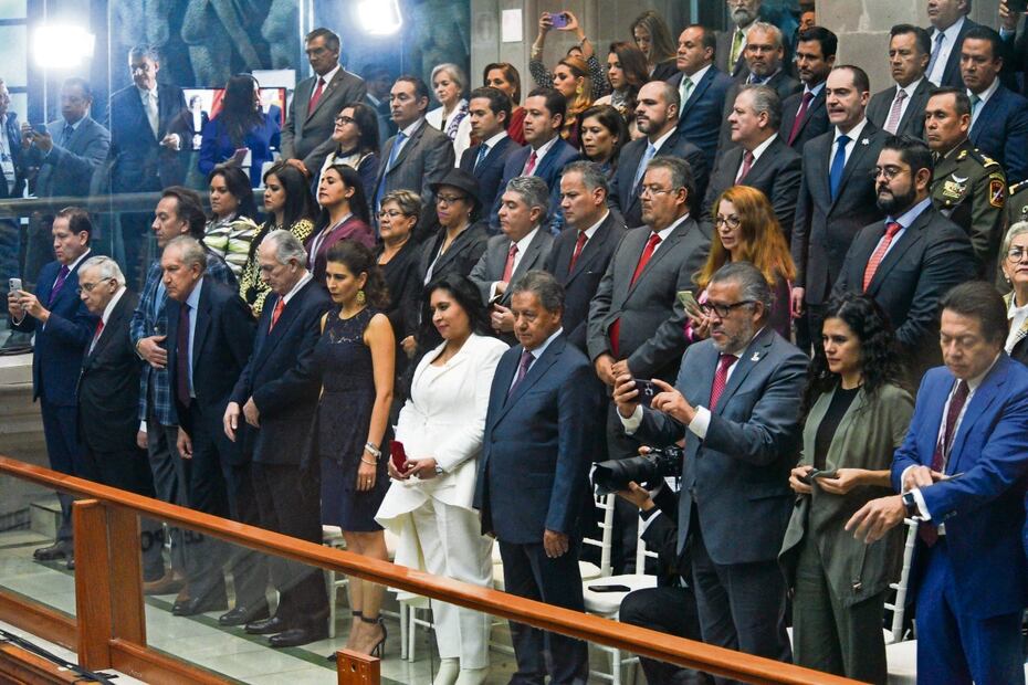 En la toma de protesta hubo invitados especiales, entre ellos exgobernadores del PRI, los mandatarios actuales de Morena, miembros del gabinete federal y dirigentes del guinda. Foto: Crisanta Espinosa | Cuartoscuro