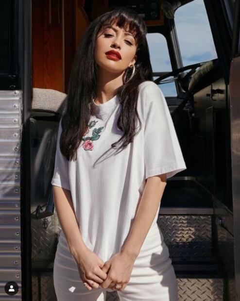 Ella es Christian Serratos, quien le dará vida a Selena en la nueva serie