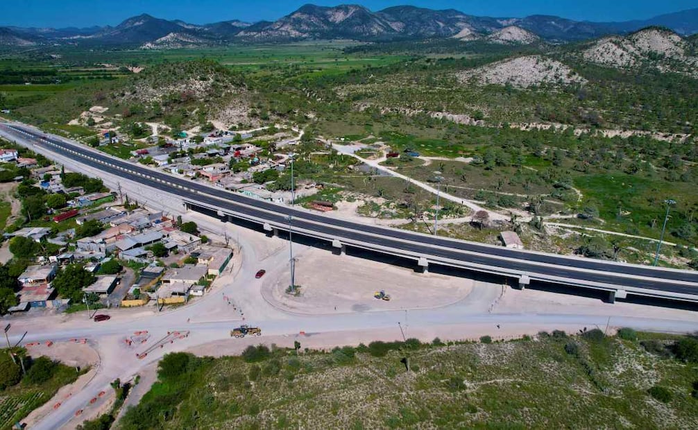 La Carretera Interserrana contempla alrededor de 90 kilómetros de construcción divididos en tres tramos.
Foto: Especial.