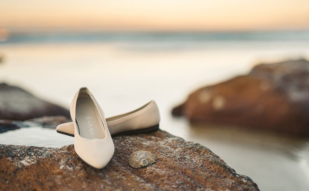 Los zapatos planos pueden parecer cómodos pero no es bueno usarlos con frecuencia / Foto: Pexels