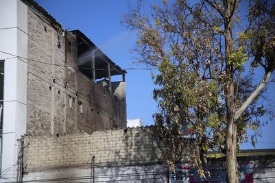 Cuerpos de emergencia controlan incendio en Venustiano Carranza