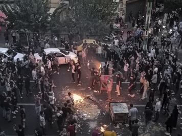 Convocan a nuevas protestas en Irán ante fin del luto por la muerte de Amini