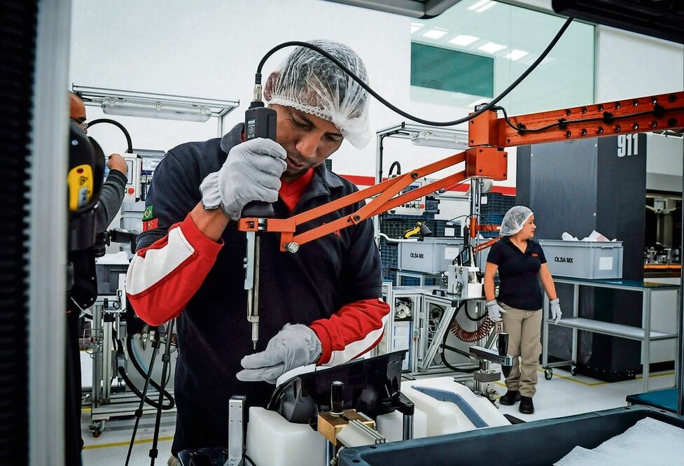 Pidió que los cambios que se aprueben “garanticen un entorno que atraiga inversiones y proteja los intereses económicos de las cadenas productivas en donde participa la industria mexicana”. Foto: Archivo