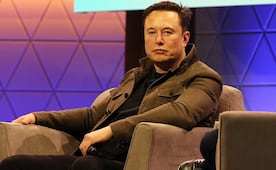 Tesla, de Elon Musk, elimina ganancias de 2021 por caída del bitcoin