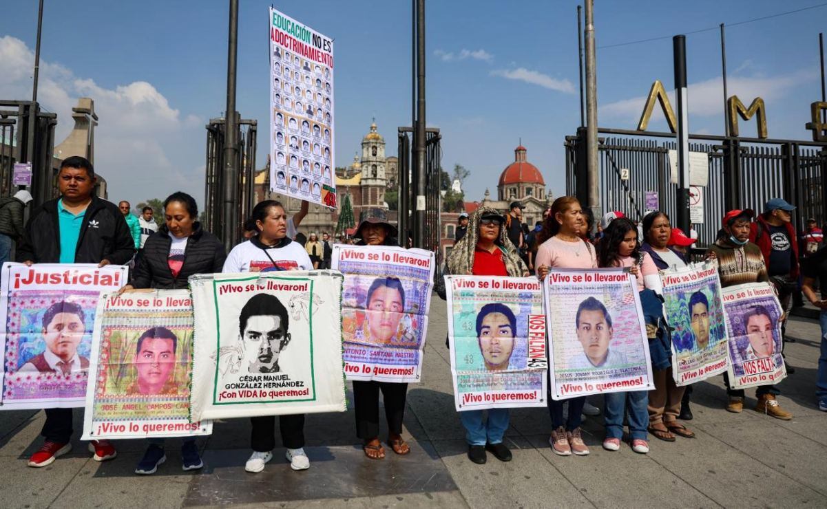 Padres de los 43 de Ayotzinapa realizan misa en la Basílica de Guadalupe (26/12/25) Foto: Hugo Salvador/EL UNIVERSAL