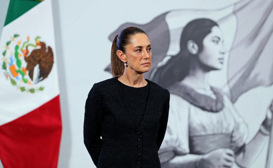 MEX3223. CIUDAD DE MÉXICO (MÉXICO), 19/09/2025.- La presidenta de México, Claudia Sheinbaum, asiste a una rueda de prensa este viernes, en el Palacio Nacional de Ciudad de México (México). Foto: EFE/Mario Guzmán