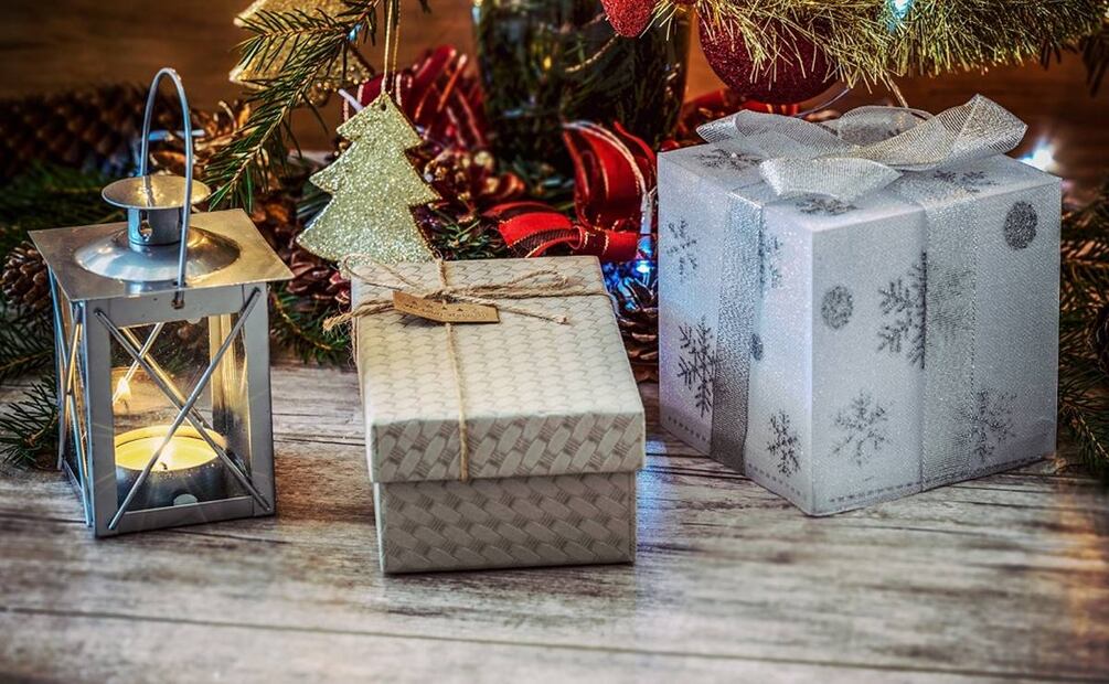 La ropa es bien recibida como regalo de Navidad / Foto: Pexels