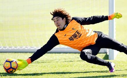 A Memo Ochoa le preocupa el Real Madrid 
