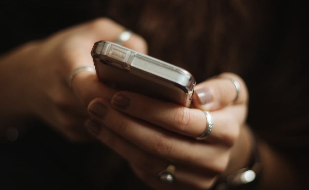 Recibí 233 en WhatsApp, ¿Qué significa?. Foto: Unsplash