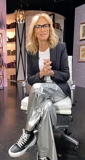 Adela Micha y sus tenis de lujo: cuánto cuestan