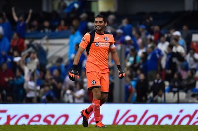 Corona evita la caída del Cruz Azul ante el Puebla