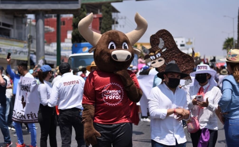 Félix Salgado exige con marcha que INE le regrese su candidatura