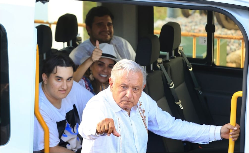 Andrés Manuel López Obrador, junto a Claudia Sheinbaum, visita Felipe Carrillo Puerto, Quintana Roo. Foto: Berenice Fregoso/EL UNIVERSAL