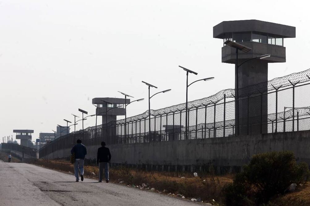 Se indaga a los funcionarios por su presunta participación en la evasión del reo, el 11 de julio pasado, del penal de máxima seguridad de El Altiplano, en Almoloya, Estado de México (ARCHIVO EL UNIVERSAL)