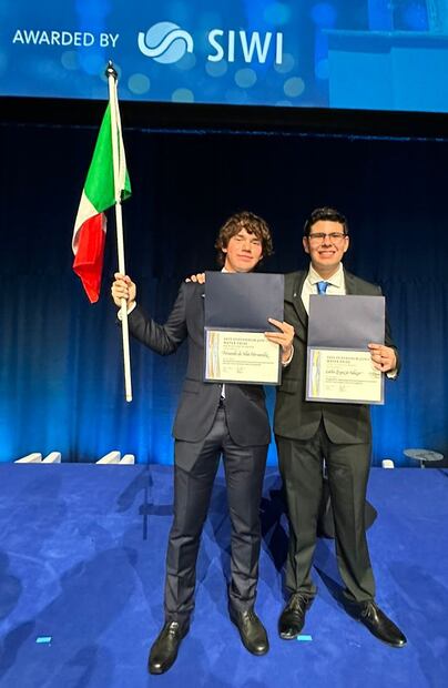 Los ganadores del concurso internacional sobre el agua, Carlos Erquizio Salazar y Fernando de Silva Hernández. Foto: Especial