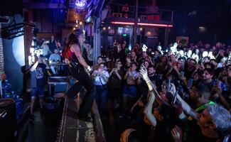 Eruca Sativa desafía las tendencias y prioriza su esencia tras 18 años de trayectoria