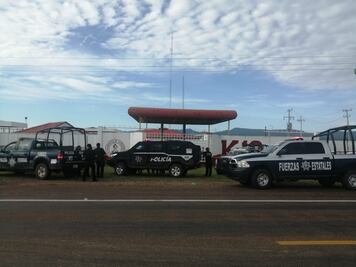 Hallan cuerpos de tres mujeres en carretera de Chihuahua