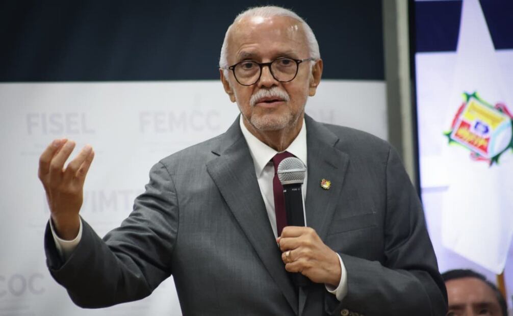 Miguel Ángel Navarro Quintero, gobernador de Nayarit, en conferencia de prensa conjunta desde la FGR este martes 11 de noviembre de 2025. Foto: Luis Camacho/ EL UNIVERSAL