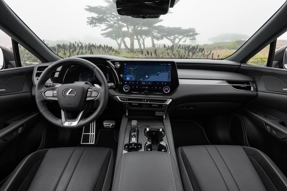 Este SUV de Lexus está disponible con 3 motorizaciones en nuestro país.