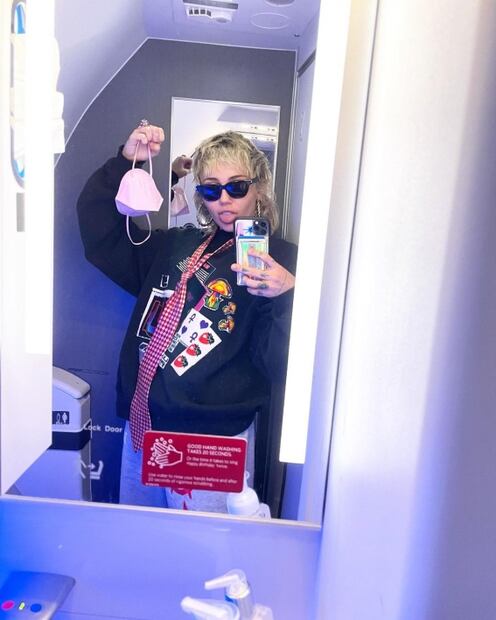 La peor vestida de la semana es Miley Cyrus y con su look Studio 54