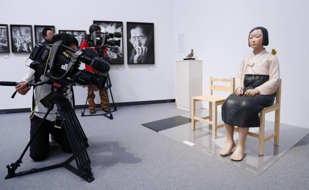 A statue symbolizing "comfort women," who were forced to work in wartime Japanese military brothels - Photo: Kyodo/REUTERS