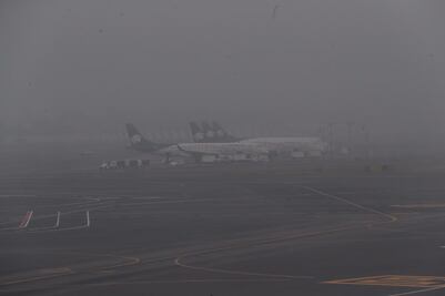 Se reanudan operaciones en el AICM tras afectaciones por banco de niebla