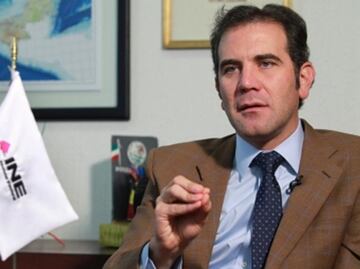 INE llama a candidatos a no declararse ganadores antes de tiempo