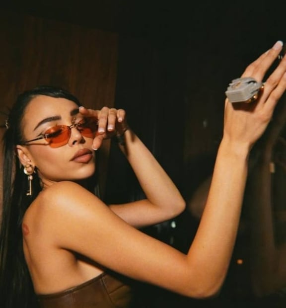 Danna Paola posa con Kim Kardashian y sorprende a sus fans