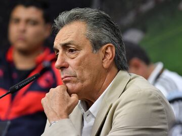 Tomás Boy tendrá a su hijo como auxiliar en Chivas