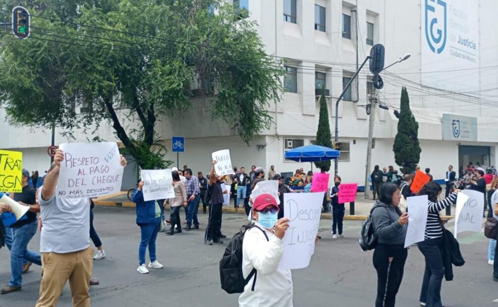 Trabajadores de periciales del TSJCDMX exigen pagos y solución a problemas internos (12/06/2025). Foto: Especial