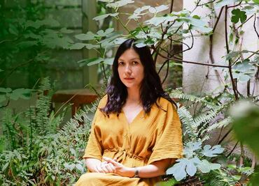 "Desde la infancia alojamos traumas y placeres”: una entrevista con la escritora Jazmina Barrera