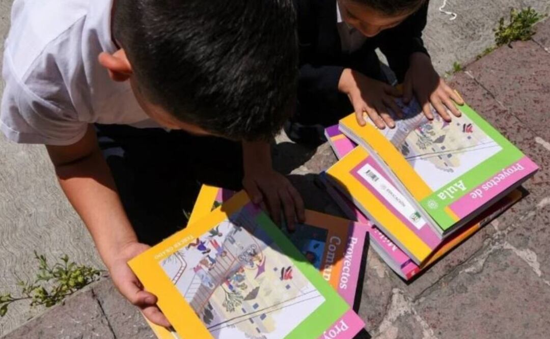 De acuerdo con cifras recientes, siete de cada 10 escuelas carecen de internet o de computadoras para los estudiantes. Foto: Cuartoscuro/ Crisanta Espinosa Aguilar