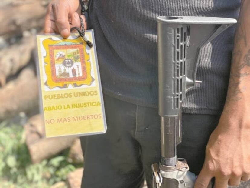 Pueblos aguacateros se arman para defenderse del narco en Michoacán