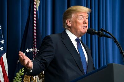 Trump dice ahora que quiere a inmigrantes “de todas partes”