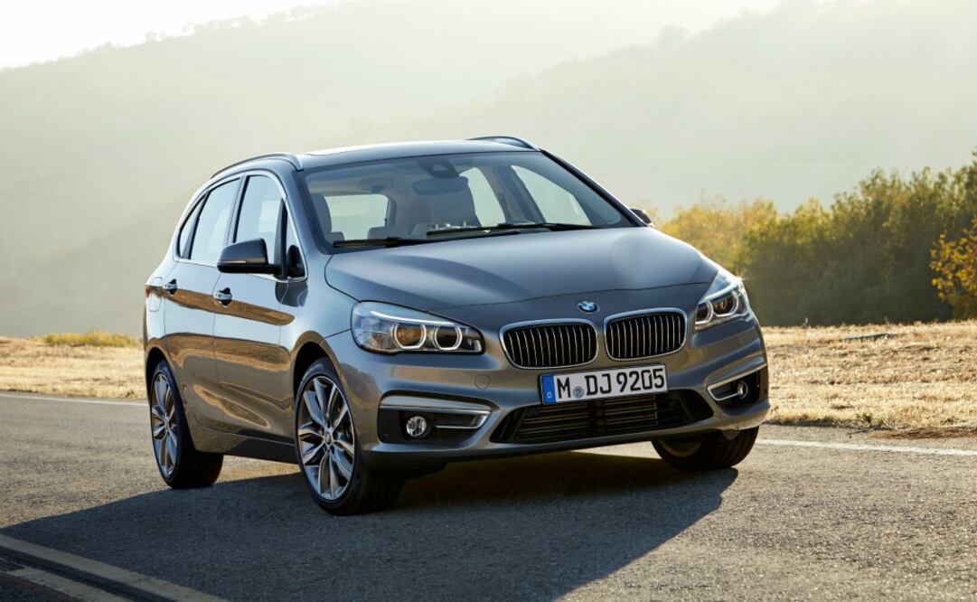 Diseño elegante, con aspecto citadino y al mismo tiempo conun  marcado toque aventurero gracias a la forma alargada, los trazos y las  dimensiones de la carrocería.