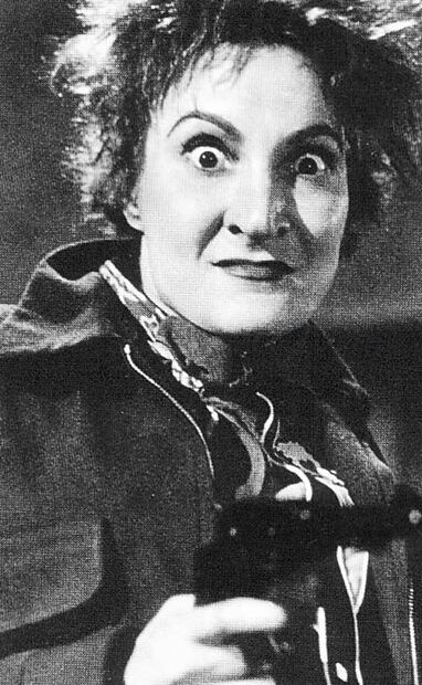 En enero del 2007, la carismática Fanny Kaurman sostuvo otra plática con EL UNIVERSAL, donde confesó que sí hizo dinero tras sus numerosas participaciones en cine y teatro, pero que su adicción al pocker la privó de generar una buena fortuna. Perdió dos casas y más de 100 centenarios por pagar apuestas adquiridas. Foto: ESPECIAL.