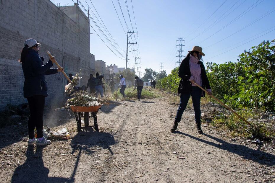 En la jornada de limpieza participaron cerca de un centenar de servidores públicos . FOTO: Especial/ EL UNIVERSAL/