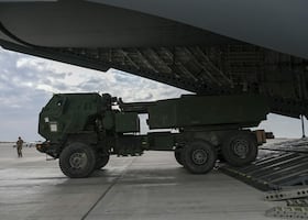 Al menos 5 yihadistas del Estado Islámico mueren en bombardeos de "represalia" de EU en Siria; ataca más de 70 objetivos