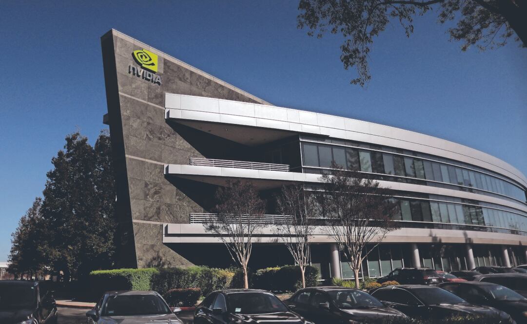 Nvidia, cuya sede central está en Santa Clara, California, se alista a posibles aranceles de 25% en los chips que se venden a EU. Foto: de JUSTIN SULLIVAN. AFP