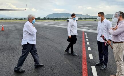 AMLO llega a Oaxaca por gira y lo recibe el gobernador Alejandro Murat