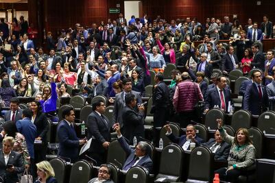 Diputadas buscan incluir a mujeres en puestos de dirección de empresas