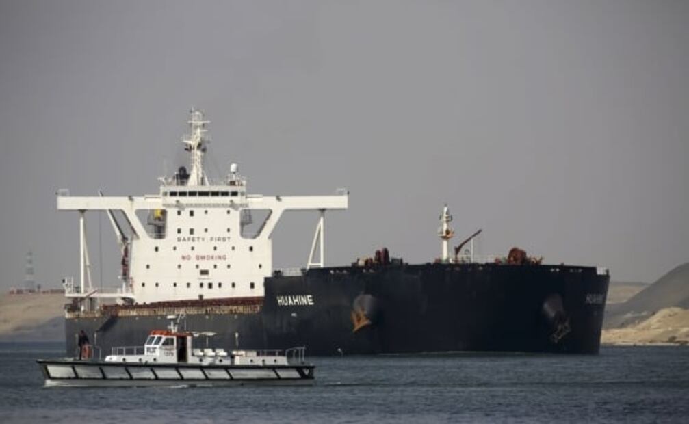 Todos los buques en espera cruzan el Canal de Suez tras encallamiento del "Ever Given"