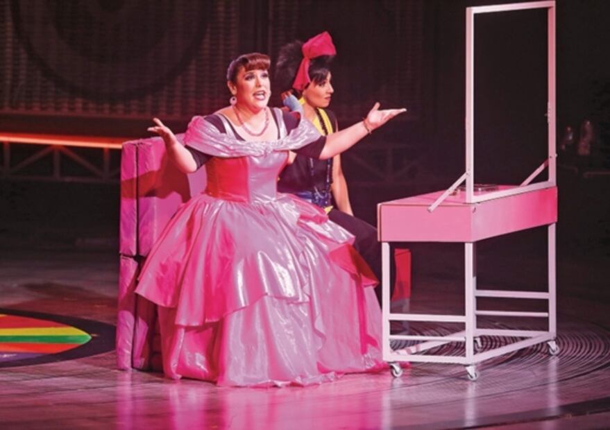 Critican a Arturo Islas por buscar likes