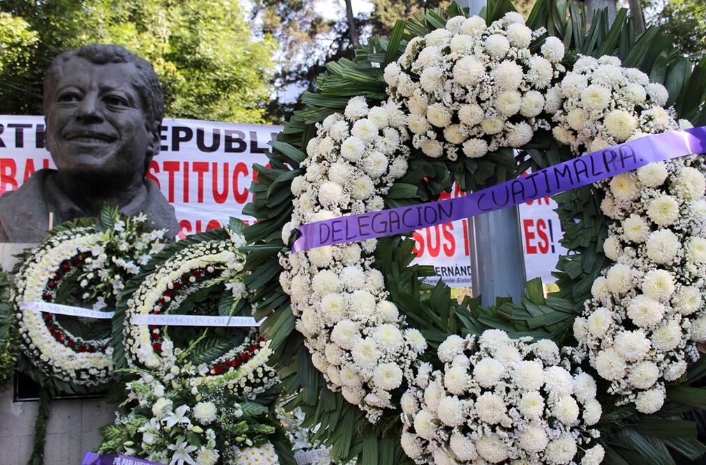 Offerings left at the monument in memory of Luis Donaldo Colosio, presidential candidate murdered during the 1994 electoral process - Photo: Maria Teresa Venegas/EL UNIVERSAL