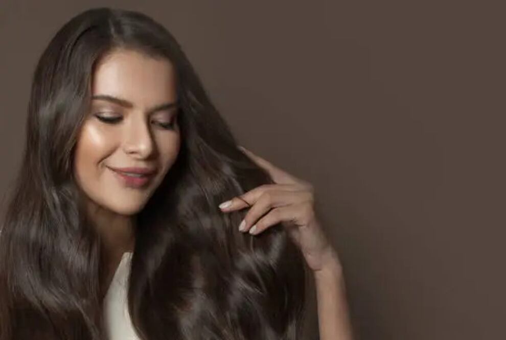 El café también puede teñir las canas del cabello. Foto: Unsplash