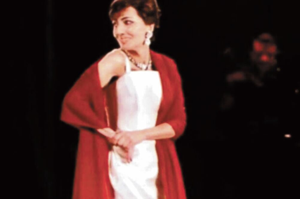 La Orquesta de Minería acompañó al holograma de la fallecida cantante. / TWITTER DEL AUDITORIO NACIONAL