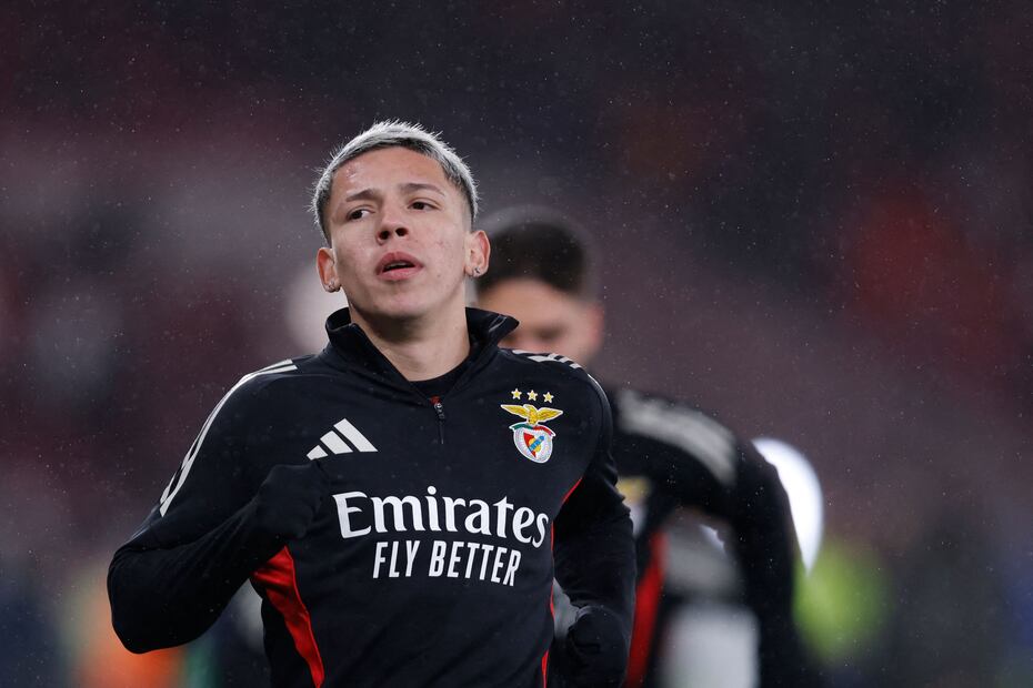 Gianluca Prestianni calentando, previo al partido entre Benfica y Real Madrid en la Champions League - Foto: AFP